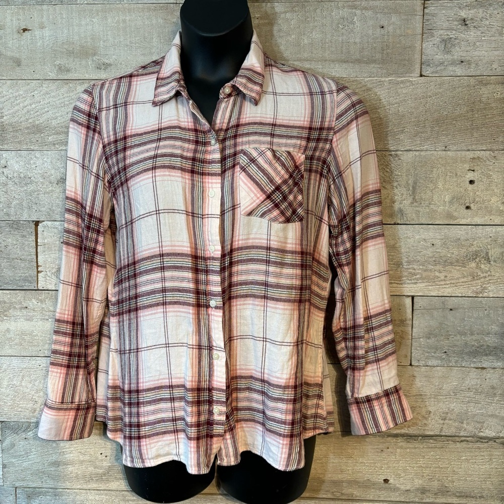 🛍️3/$30 Gap women's button up pink plaid shirt in size large